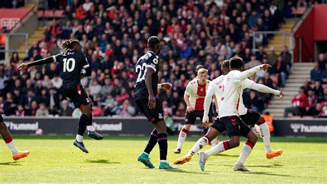 Eze scores twice as resurgent Palace beats Southampton 2-0